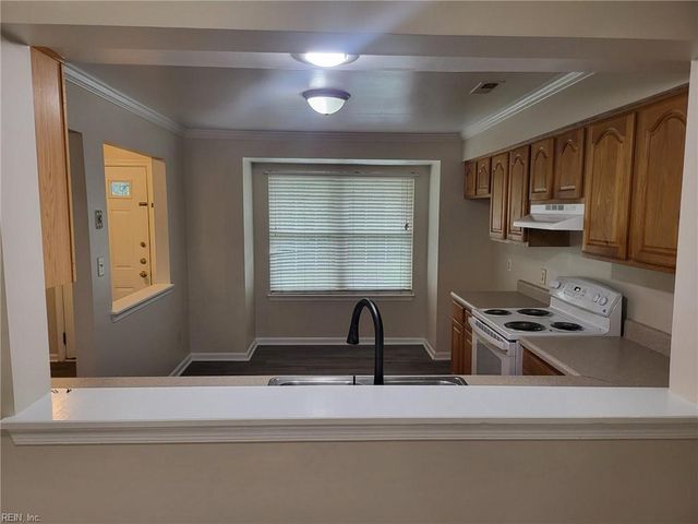 408 Rivers Ridge CIR, Newport News, VA 23608