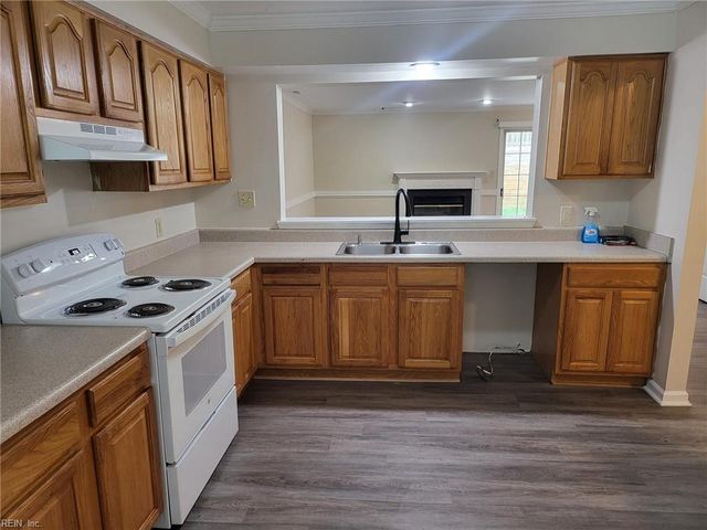 408 Rivers Ridge CIR, Newport News, VA 23608