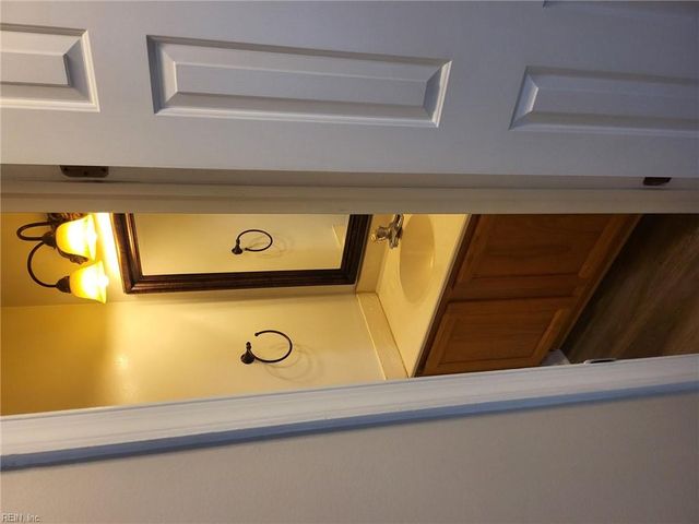 408 Rivers Ridge CIR, Newport News, VA 23608