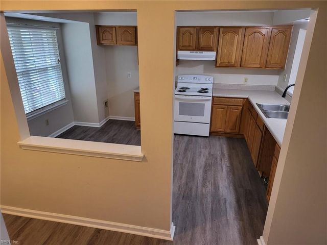 408 Rivers Ridge CIR, Newport News, VA 23608