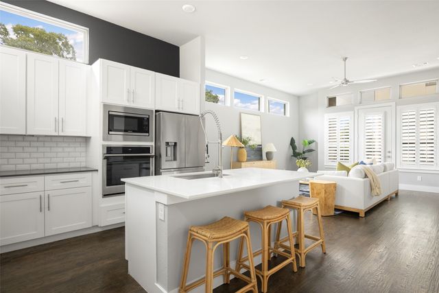 4226 Roseland Avenue 201, Dallas, TX 75204