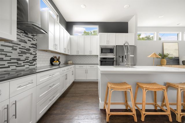 4226 Roseland Avenue 201, Dallas, TX 75204