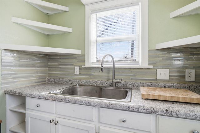 500 johnson Street, Waterloo, IA 50702