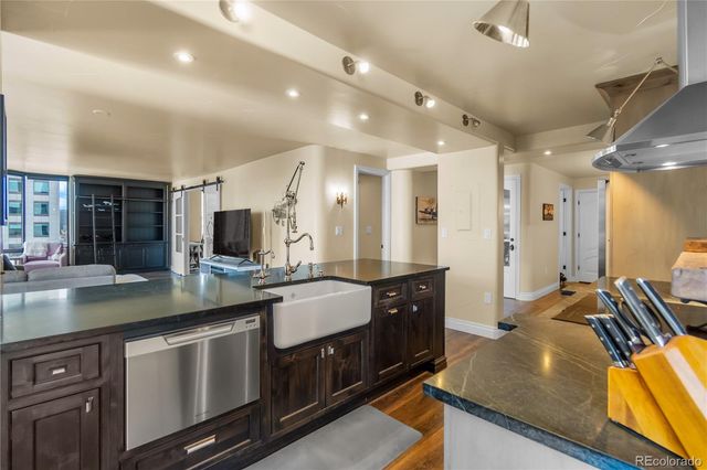 1625 Larimer Street 1705, Denver, CO 80202