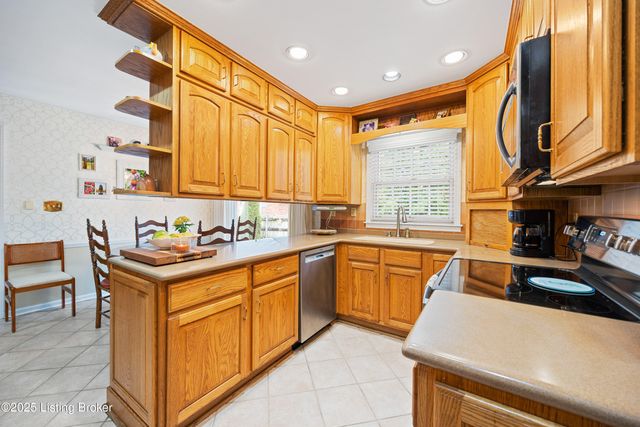 10208 Statia Lynn Ct, Louisville, KY 40223