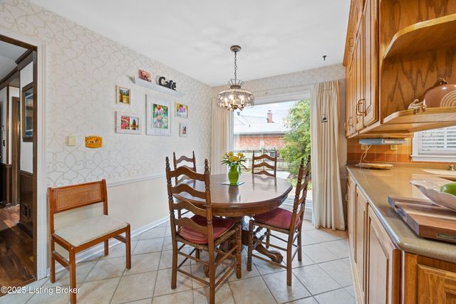 10208 Statia Lynn Ct, Louisville, KY 40223