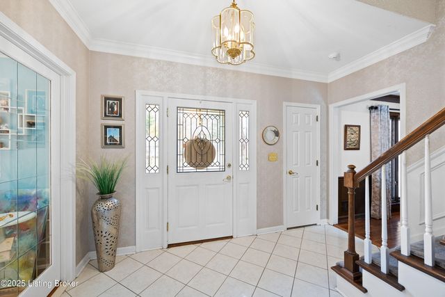 10208 Statia Lynn Ct, Louisville, KY 40223