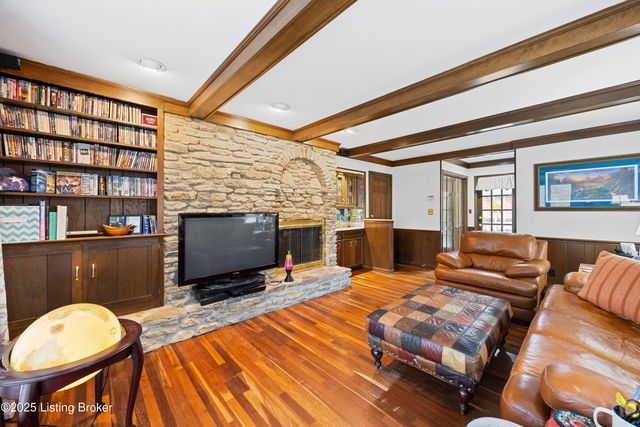 10208 Statia Lynn Ct, Louisville, KY 40223