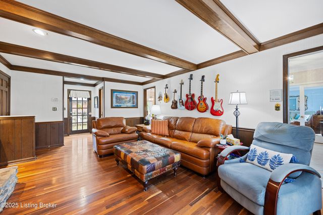 10208 Statia Lynn Ct, Louisville, KY 40223