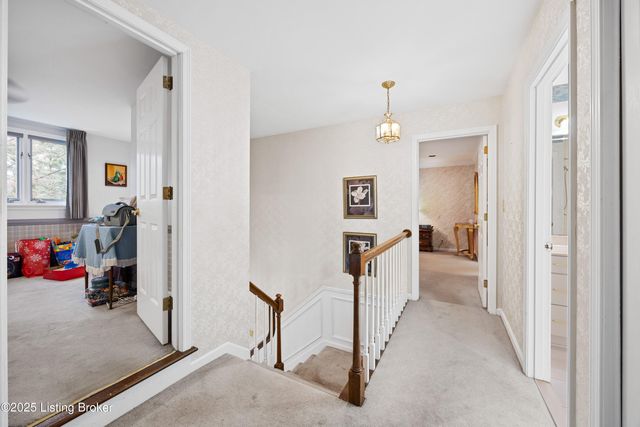 10208 Statia Lynn Ct, Louisville, KY 40223