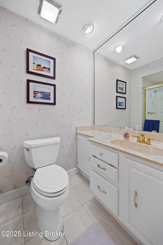 10208 Statia Lynn Ct, Louisville, KY 40223