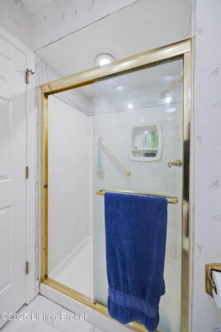 10208 Statia Lynn Ct, Louisville, KY 40223