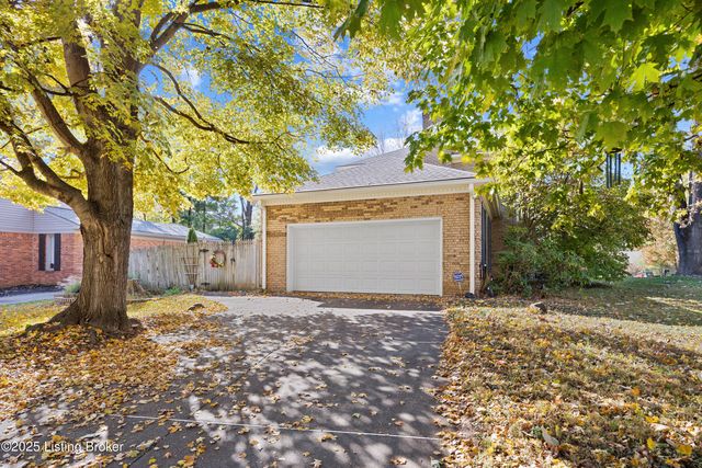 10208 Statia Lynn Ct, Louisville, KY 40223