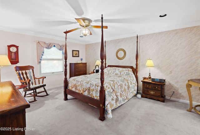 10208 Statia Lynn Ct, Louisville, KY 40223