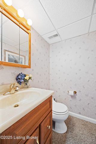 10208 Statia Lynn Ct, Louisville, KY 40223