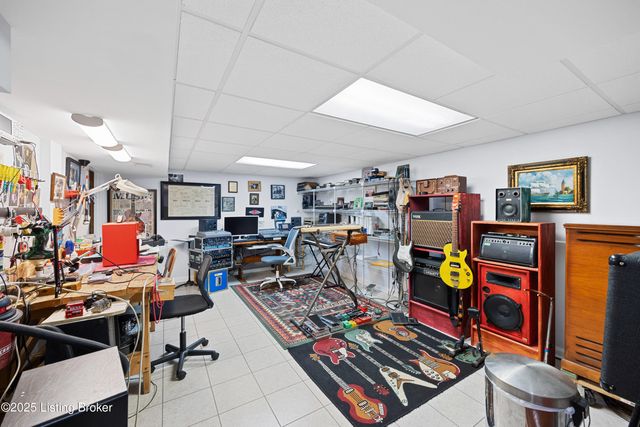 10208 Statia Lynn Ct, Louisville, KY 40223