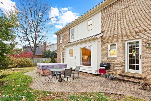 10208 Statia Lynn Ct, Louisville, KY 40223