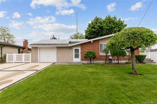 43 Pickwick Drive, Hicksville, NY 11801