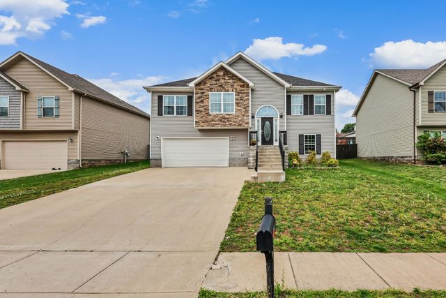 1391 Freedom Dr, Clarksville, TN 37042
