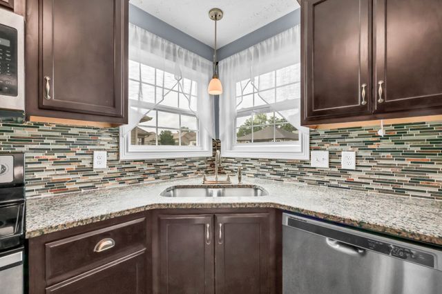 1391 Freedom Dr, Clarksville, TN 37042