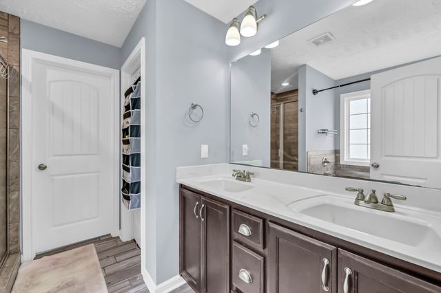1391 Freedom Dr, Clarksville, TN 37042