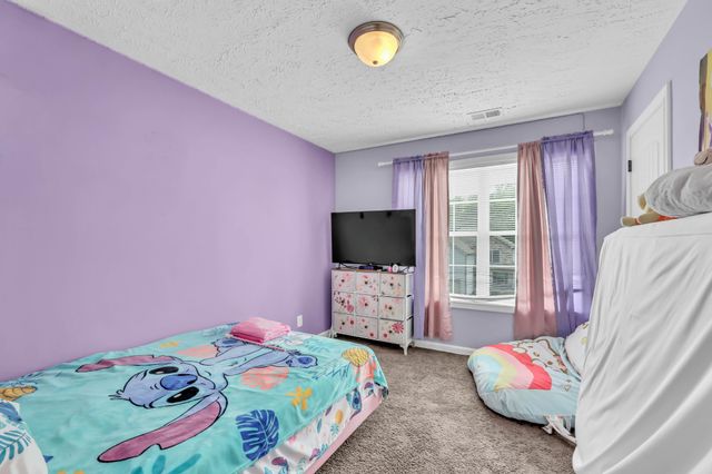 1391 Freedom Dr, Clarksville, TN 37042