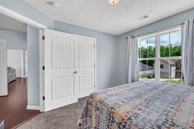 1391 Freedom Dr, Clarksville, TN 37042