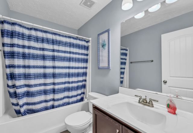 1391 Freedom Dr, Clarksville, TN 37042