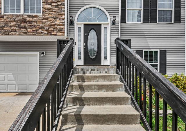 1391 Freedom Dr, Clarksville, TN 37042