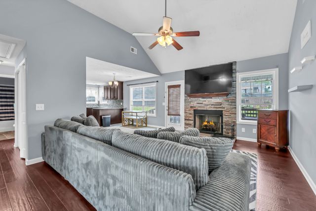 1391 Freedom Dr, Clarksville, TN 37042