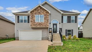 1391 Freedom Dr, Clarksville, TN 37042