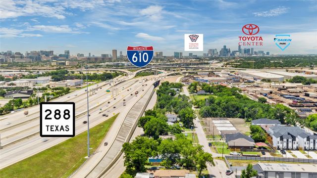 8402 Bassett Street, Houston, TX 77051