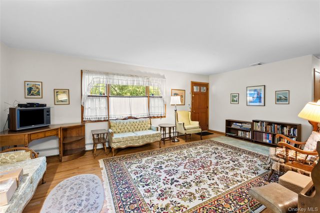 2625 Great Peconic Bay Boulevard, Laurel, NY 11948