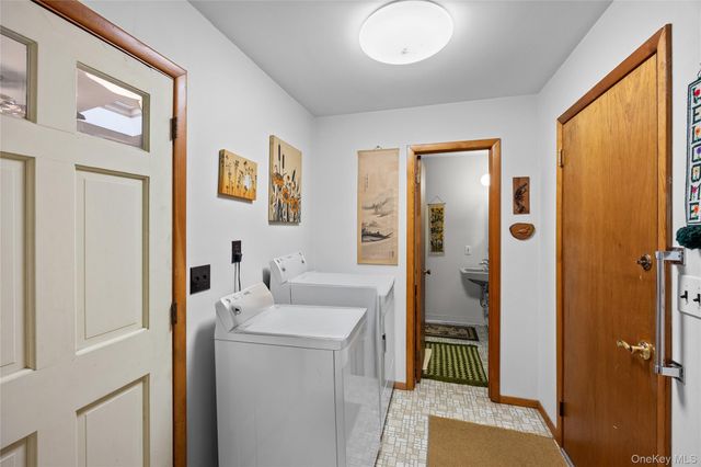 2625 Great Peconic Bay Boulevard, Laurel, NY 11948