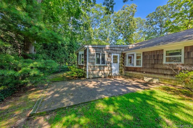 2625 Great Peconic Bay Boulevard, Laurel, NY 11948