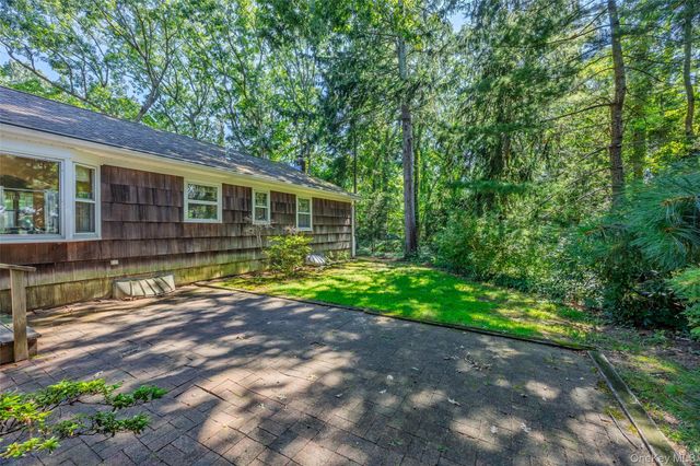 2625 Great Peconic Bay Boulevard, Laurel, NY 11948