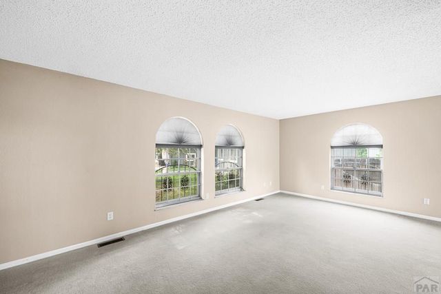 8 Courtney Place, Pueblo, CO 81001