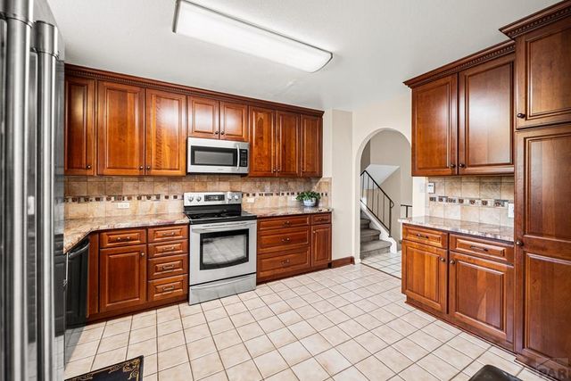 8 Courtney Place, Pueblo, CO 81001
