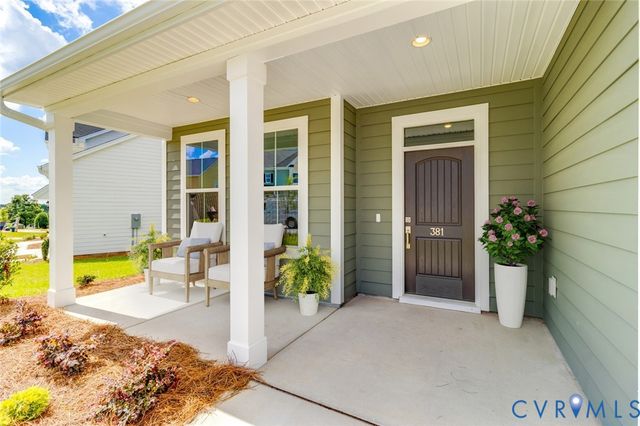 19007 Palisades Rdg, Moseley, VA 23120