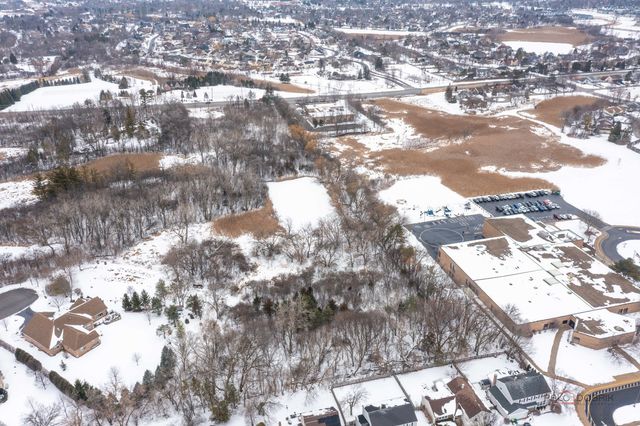 5176 Aptakisic Road, Long Grove, IL 60047