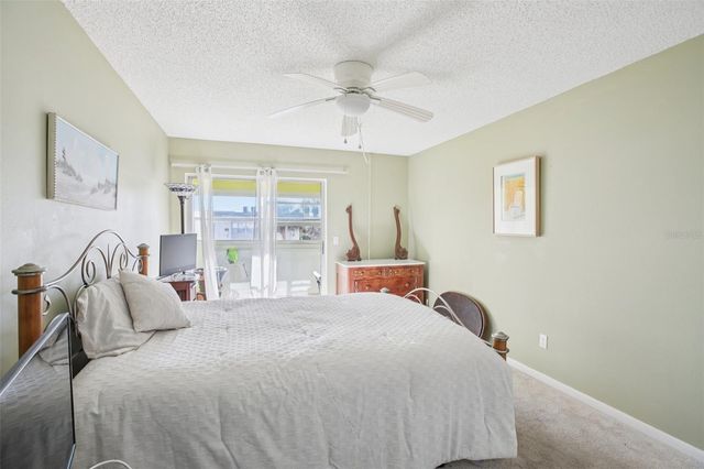 209 NE LINCOLN CIRCLE N 309, St Petersburg, FL 33702