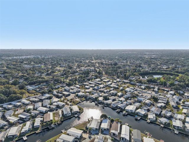 209 NE LINCOLN CIRCLE N 309, St Petersburg, FL 33702