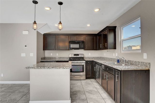 6259 Whippet Avenue, Las Vegas, NV 89122