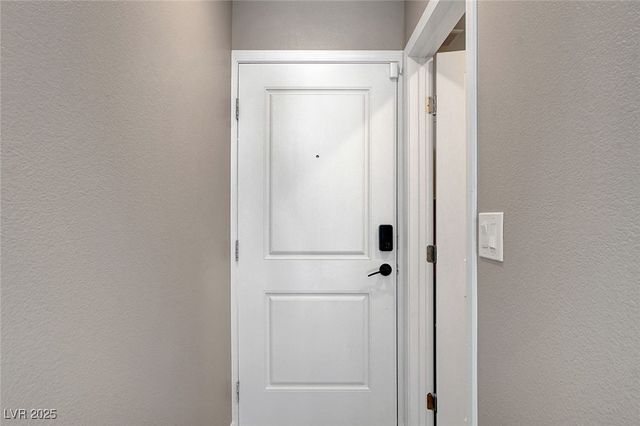 6259 Whippet Avenue, Las Vegas, NV 89122