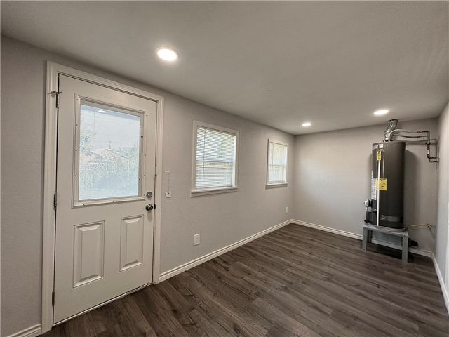 834 Van Cura Dr, Corpus Christi, TX 78408