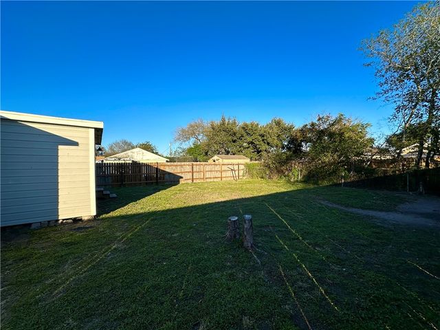 834 Van Cura Dr, Corpus Christi, TX 78408