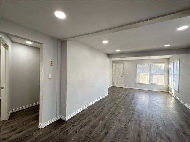 834 Van Cura Dr, Corpus Christi, TX 78408