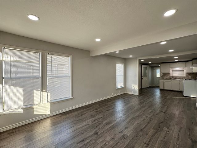 834 Van Cura Dr, Corpus Christi, TX 78408