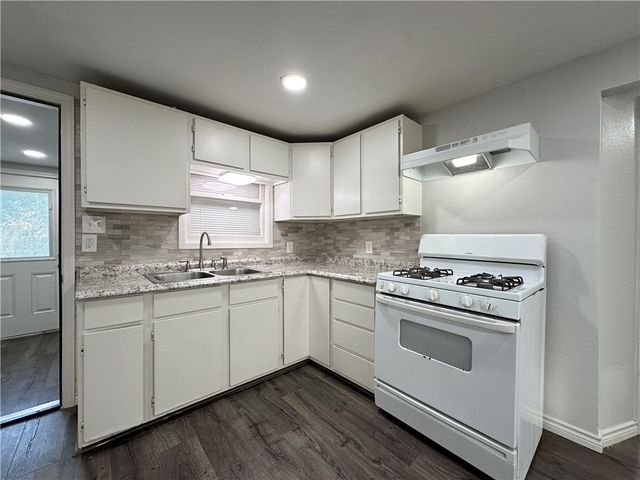 834 Van Cura Dr, Corpus Christi, TX 78408