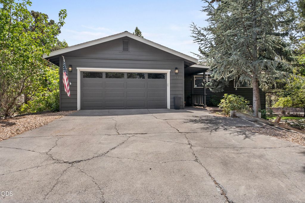 1941 NE Desert Court, Bend, OR 97701